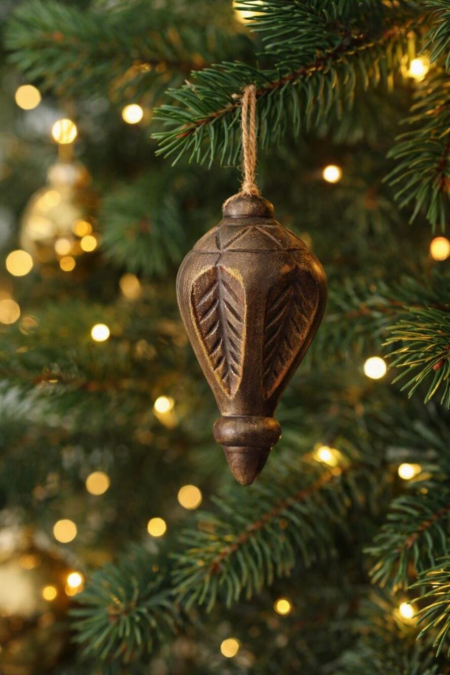 Upcycled Carved Ornament – Rustic Vintage‑Style Decor, Bronze Christmas Accent